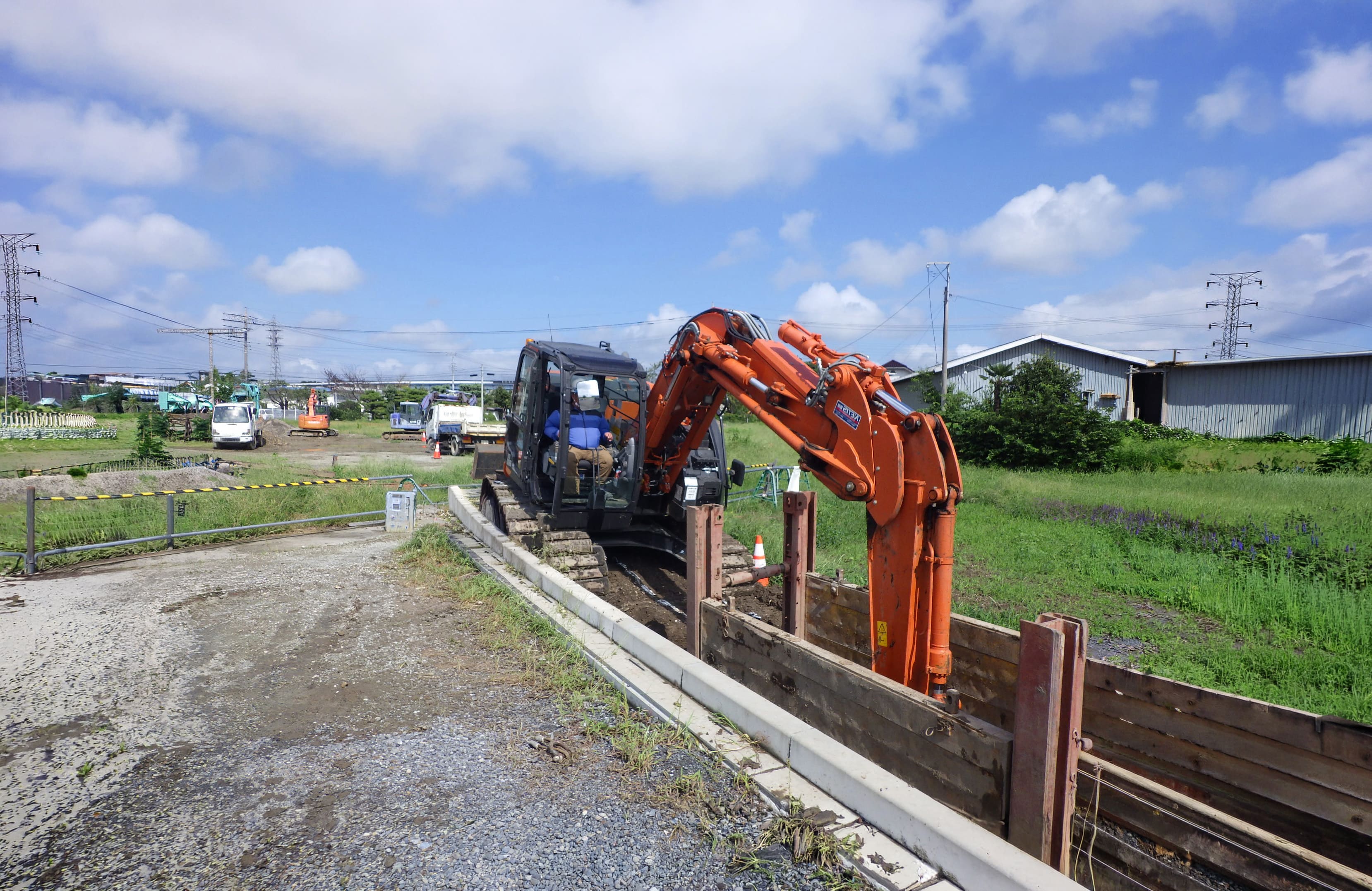 現場で働く青木土建の社員
